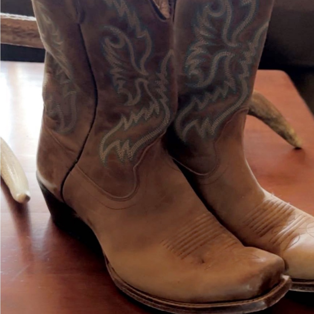 Women’s cowboy boots